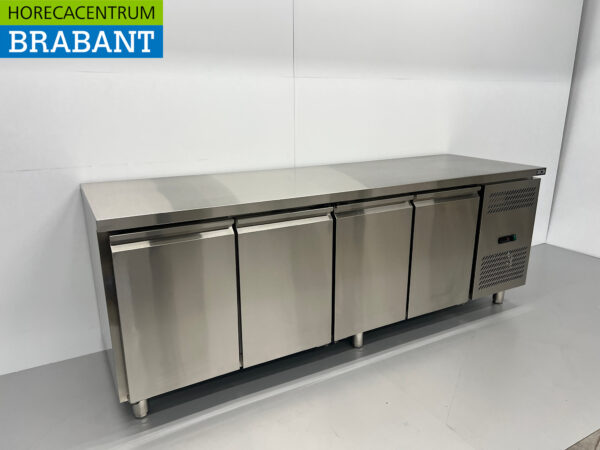 Établi réfrigéré en acier inoxydable 4 portes 223 cm 230V Horeca – Image 3