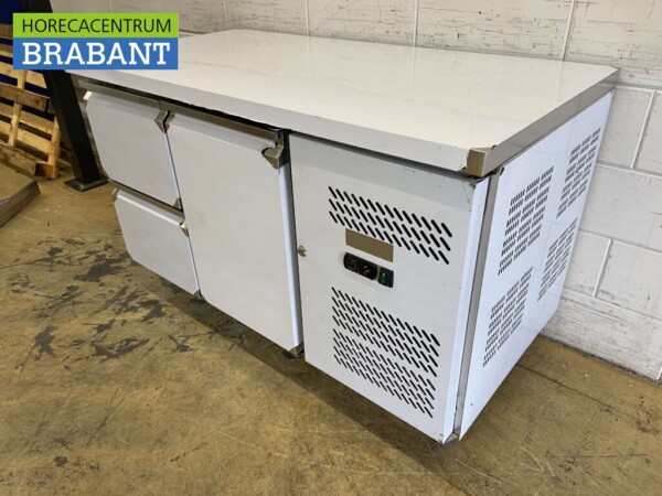 Établi réfrigéré en acier inoxydable 2 tiroirs et 1 porte 136 cm 230V Horeca – Image 2