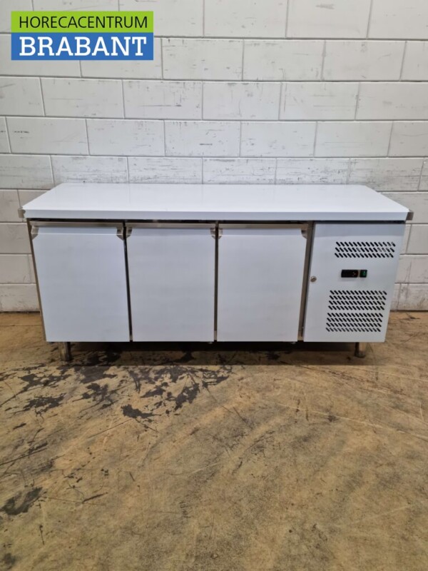 Acier inoxydable HCB Établi réfrigéré 3 portes 179,5 cm 230V Horeca