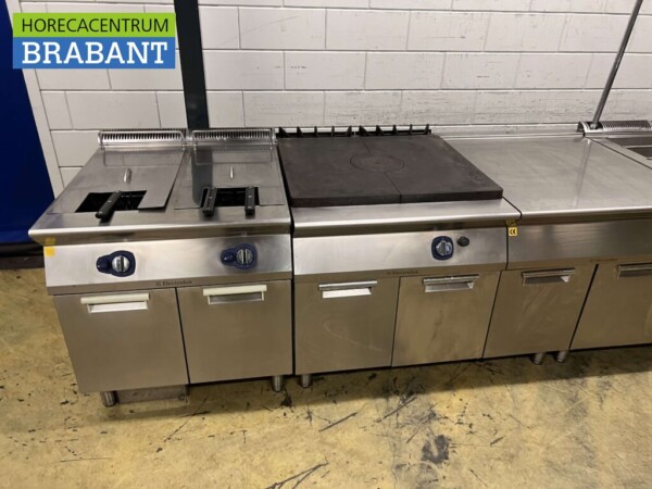 Acier inoxydable Electrolux Ligne de cuisson Double friteuse Bain marie Friteuse 440 cm GAS Restauration – Image 12