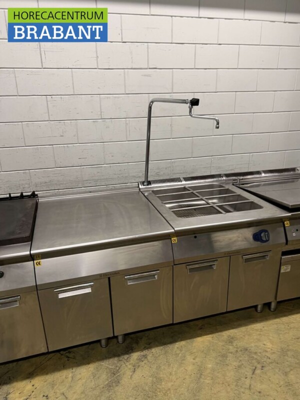 Acier inoxydable Electrolux Ligne de cuisson Double friteuse Bain marie Friteuse 440 cm GAS Restauration – Image 13