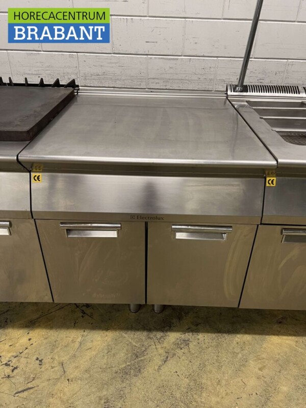 Acier inoxydable Electrolux Ligne de cuisson Double friteuse Bain marie Friteuse 440 cm GAS Restauration – Image 8