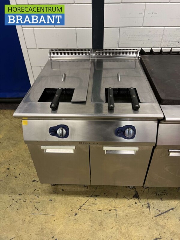 Acier inoxydable Electrolux Ligne de cuisson Double friteuse Bain marie Friteuse 440 cm GAS Restauration – Image 10