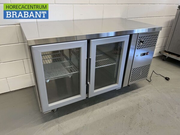 Établi réfrigéré en acier inoxydable 2 portes vitrées 1/1 GN 136 cm 230V Horeca – Image 3