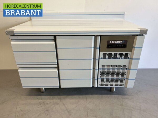 Etabli de congélation Coreco Premium en acier inoxydable 2 tiroirs et 1 porte 1/1 gastronorm 134,5 cm Horeca