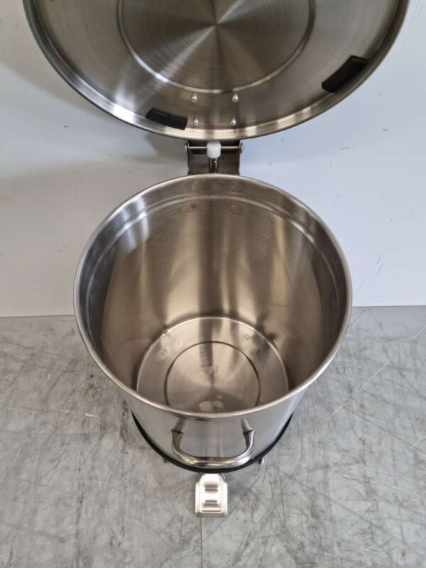 Poubelle Saro en acier inoxydable avec pédale 50 litres Restauration – Image 4