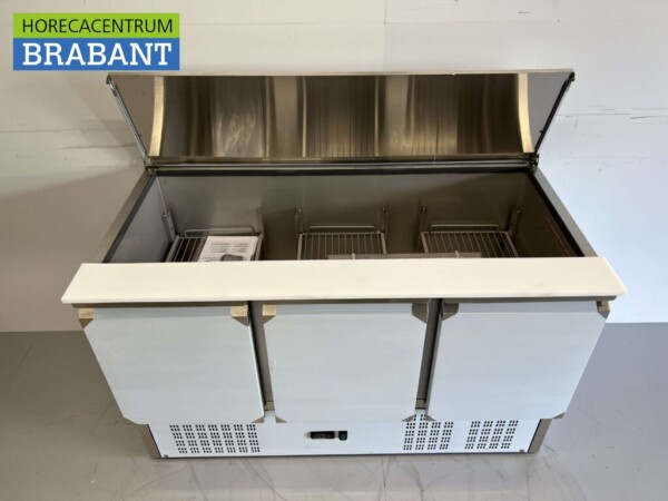 Saladette en acier inoxydable Comptoir réfrigéré 3 portes 1/1 GN 137 cm 230V Horeca – Image 5