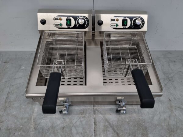 Friteuse double en acier inoxydable Friteuse Vanne de vidange 2 x 13 litres 2 x 230V Horeca – Image 5