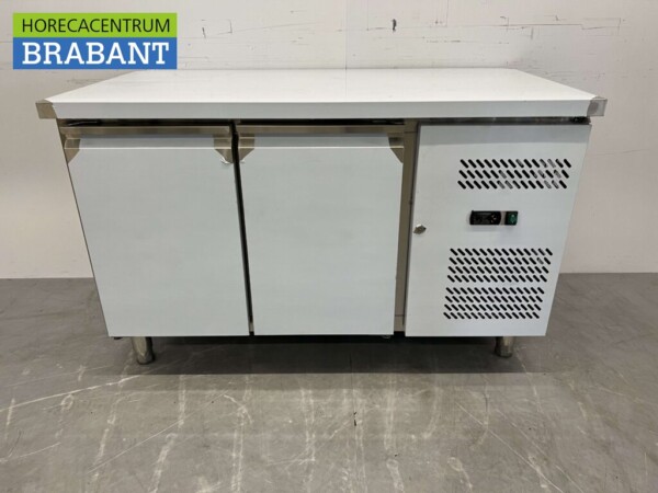 Établi réfrigéré en acier inoxydable 2 portes 136 cm 230V Horeca