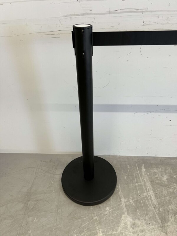 Poteau de barrière Noir avec bande de traction 200 cm Horeca – Image 2