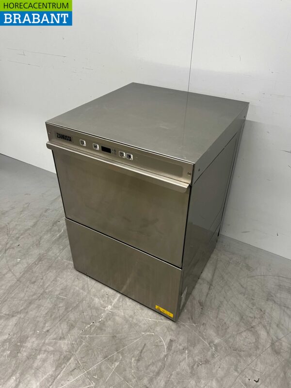 Lave-vaisselle Zanussi NUC3 en acier inoxydable Chargement frontal 400V Horeca – Image 2