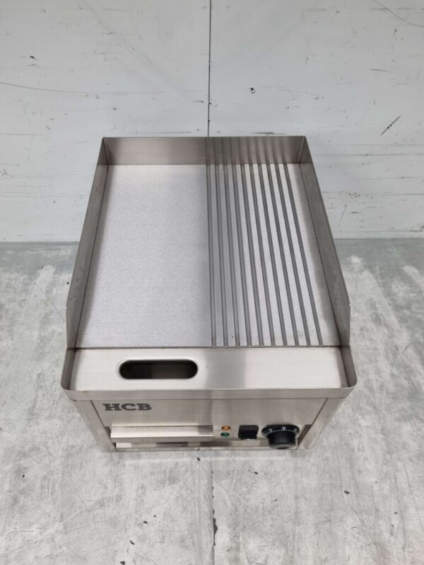 Planche à griller en acier inoxydable Plaque à griller 1/2 nervurée 36 cm 3 kW 230V Horeca – Image 4