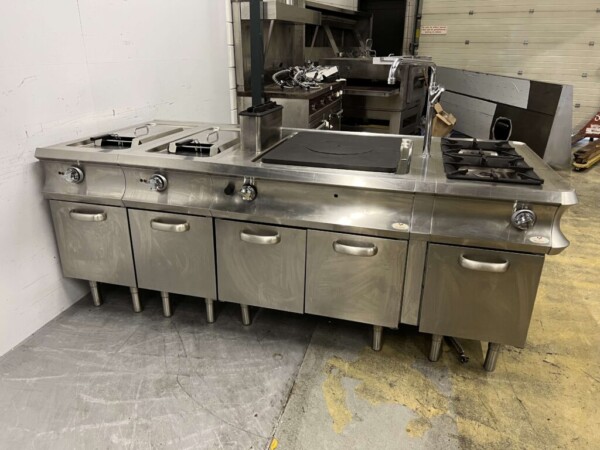 Acier inoxydable MBM Îlot de cuisine Cuisinière à 2 feux, plaque de cuisson et double friteuse 241 cm Horeca