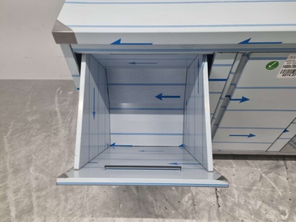 Armoire de travail en acier inoxydable Table de travail, porte à charnières, 3 tiroirs et poubelle 140 cm Horeca – Image 6
