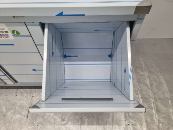 Armoire de travail en acier inoxydable Table de travail, porte à charnières, 3 tiroirs et poubelle 140 cm Horeca – Image 5