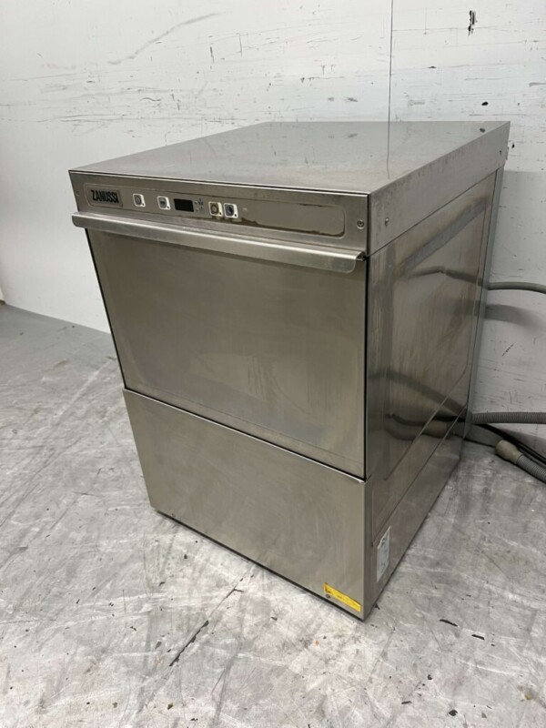 Lave-vaisselle Zanussi NUC3 en acier inoxydable Chargement frontal 400V Horeca – Image 3