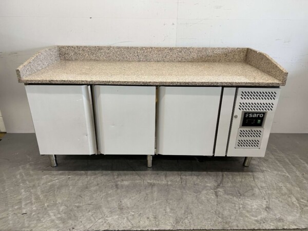 Établi à pizza Saro en acier inoxydable Table à pizza 3 portes 202 cm 230V Horeca