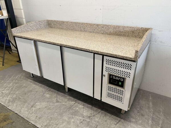 Établi à pizza Saro en acier inoxydable Table à pizza 3 portes 202 cm 230V Horeca – Image 2