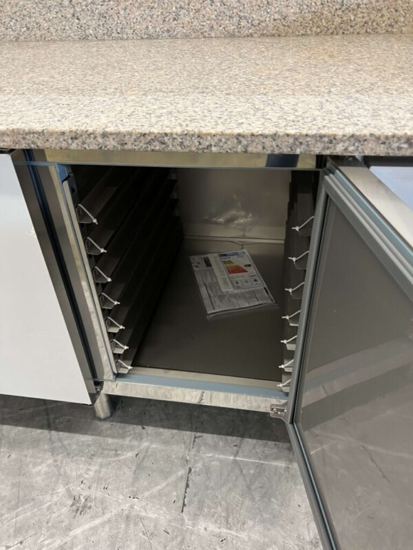 Établi à pizza Saro en acier inoxydable Table à pizza 3 portes 202 cm 230V Horeca – Image 5