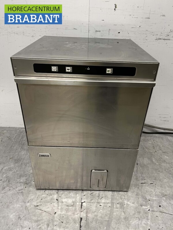 Lave-vaisselle Zanussi LS5/3 en acier inoxydable Chargement frontal 400V Horeca