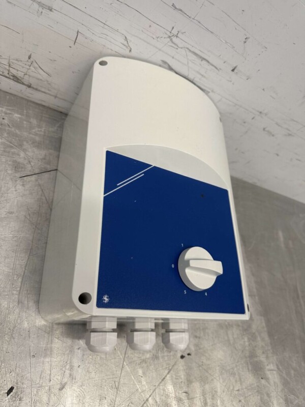 Régulateur de tension Transformateur régulateur 7.5A 230V Horeca – Image 3