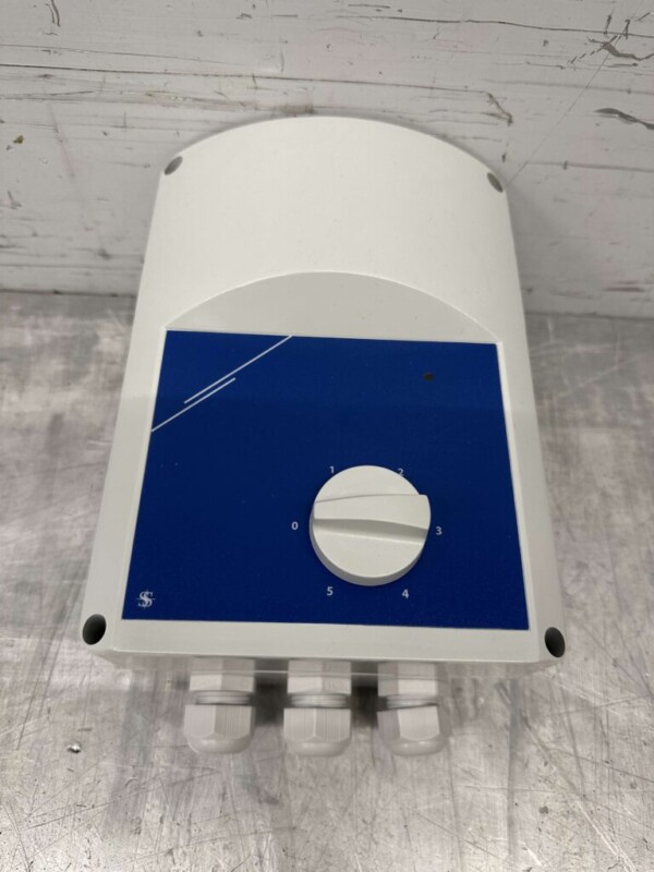 Régulateur de tension Transformateur régulateur 3,5A 230V Horeca
