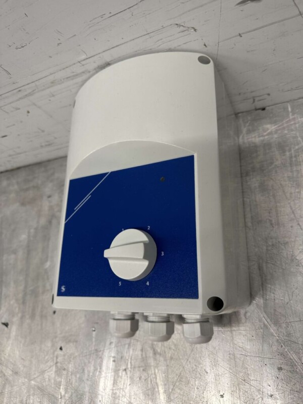 Régulateur de tension Transformateur régulateur 3,5A 230V Horeca – Image 3