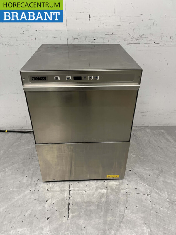 Lave-vaisselle Zanussi NUC3 en acier inoxydable Chargement frontal 400V Horeca