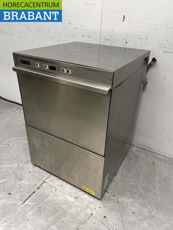 Lave-vaisselle Zanussi NUC3 en acier inoxydable Chargement frontal 400V Horeca – Image 2