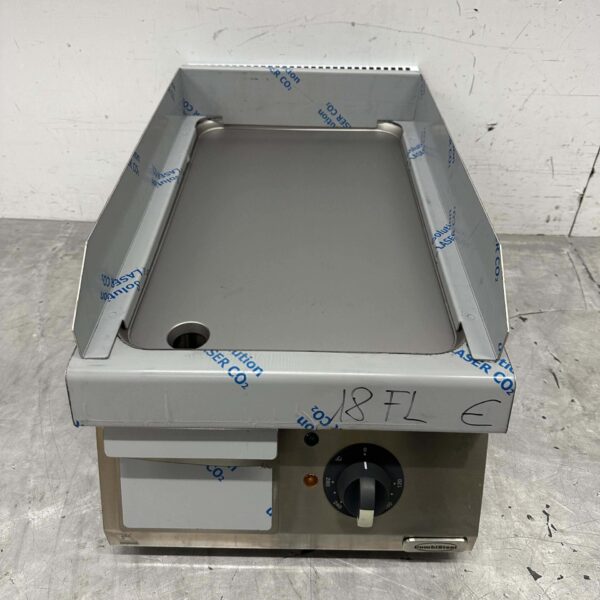 Planche à griller Combisteel en acier inoxydable Planche à griller lisse 40 cm 400V Horeca