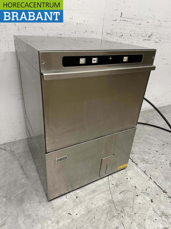 Lave-vaisselle Zanussi LS5/3 en acier inoxydable Chargement frontal 400V Horeca – Image 2