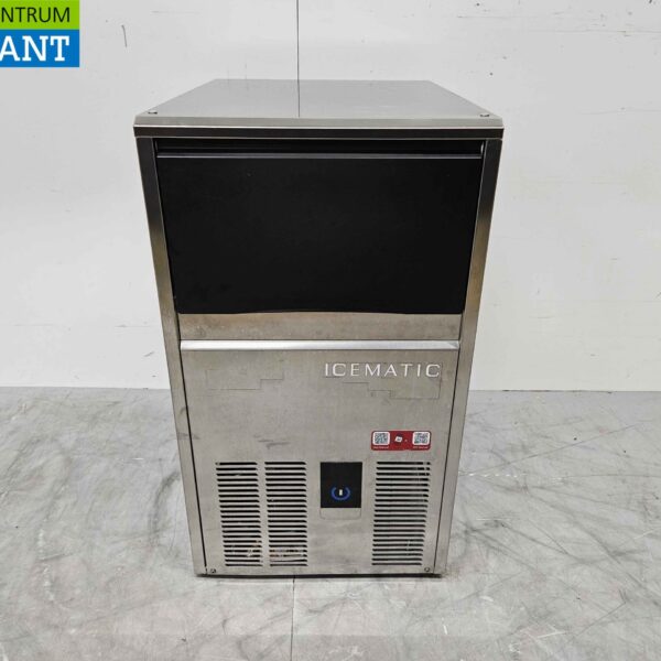 Machine à glaçons Icematic C38 en acier inoxydable machine à glaçons 34 kg p/d 230V build 2023 Horeca