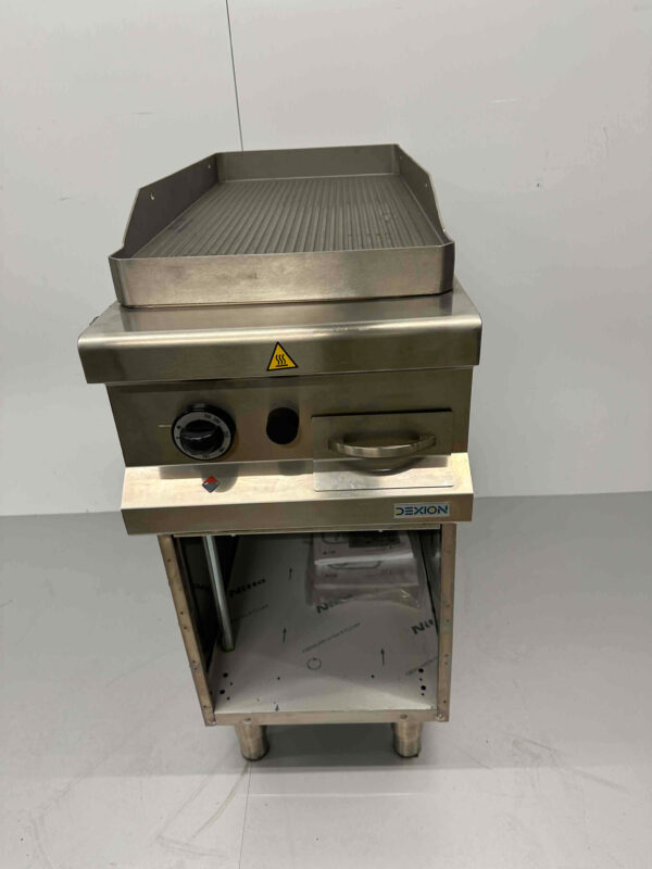 Plaque de cuisson Dexion en acier inoxydable Ribbed 8 kW Gas Horeca