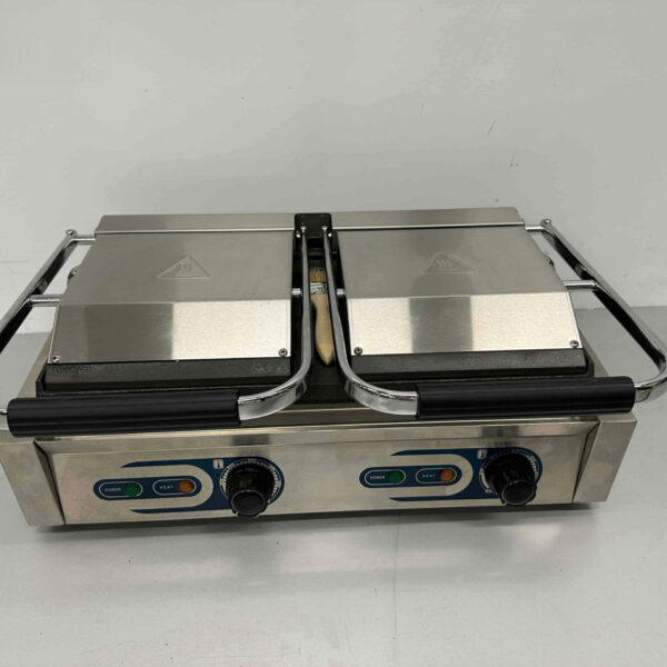 Saro Double Sausage Grill en acier inoxydable Contact Grill Curry Sausage 230V Catering