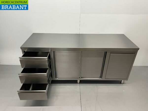 Armoire de travail en acier inoxydable Table de travail 2 portes coulissantes et 3 tiroirs et poubelle 200 cm Horeca – Image 7