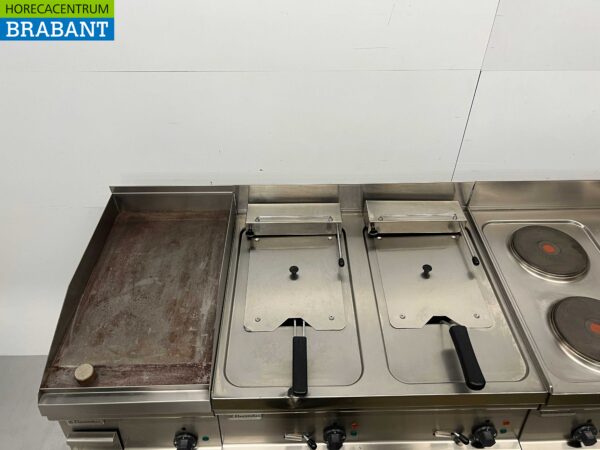 Acier inoxydable Electrolux Baking line Cuisinière 4 feux, double friteuse et plancha 245 cm 400V Horeca – Image 7