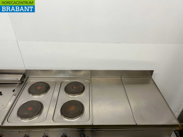 Acier inoxydable Electrolux Baking line Cuisinière 4 feux, double friteuse et plancha 245 cm 400V Horeca – Image 8