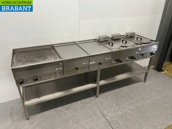 Ligne de cuisson Mareno en acier inoxydable Plaque électrique et 3 friteuses 240 cm 400V Horeca – Image 2