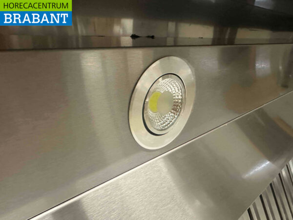 Hotte aspirante en acier inoxydable Premium-line Moteur 2500 kuub Modèle incliné 300 cm 230V Horeca – Image 4