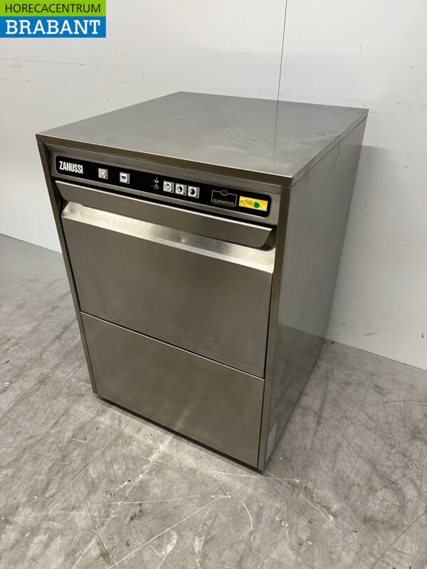 Lave-vaisselle Zanussi ZUCAI en acier inoxydable Chargement frontal 400V Horeca – Image 2