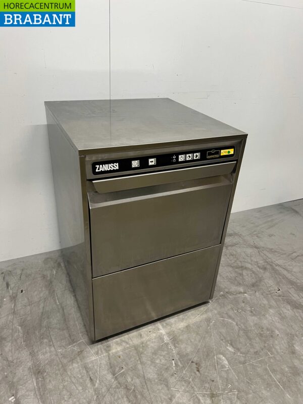 Lave-vaisselle Zanussi ZUCAI en acier inoxydable Chargement frontal 400V Horeca – Image 3