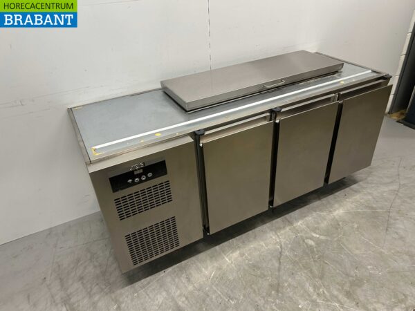 Acier inoxydable Sagi Établi réfrigéré 3 portes 185 cm 230V Horeca – Image 2