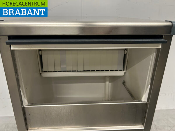 Machine à glaçons NTF SL60a en acier inoxydable Machine à glaçons 29 kg p/d 230V Horeca – Image 4