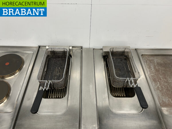 Ligne de cuisson MKN en acier inoxydable 2 brûleurs, 2 x friteuse et plancha 400V Horeca – Image 4