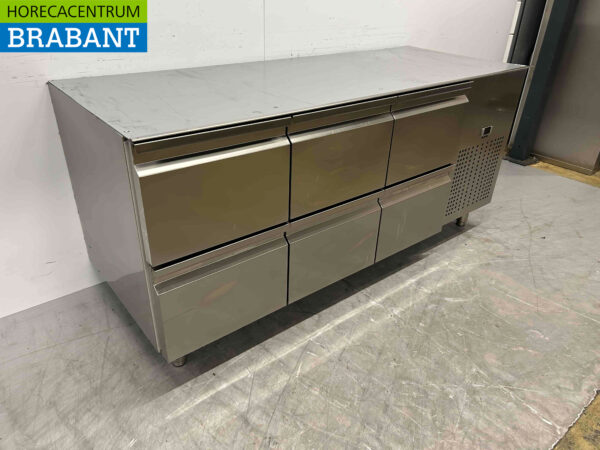 Mercatus en acier inoxydable Établi réfrigéré 6 tiroirs 175,5 cm 230V Horeca – Image 3