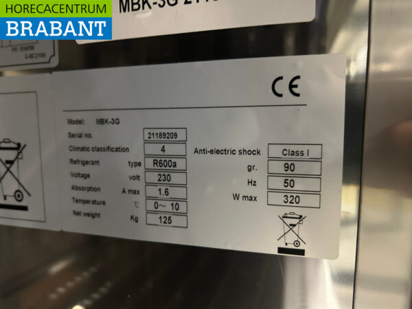 Maxxfrost Backbar Bar Cooler 3 portes vitrées 537 litres 200,2 cm 230V Horeca – Image 5