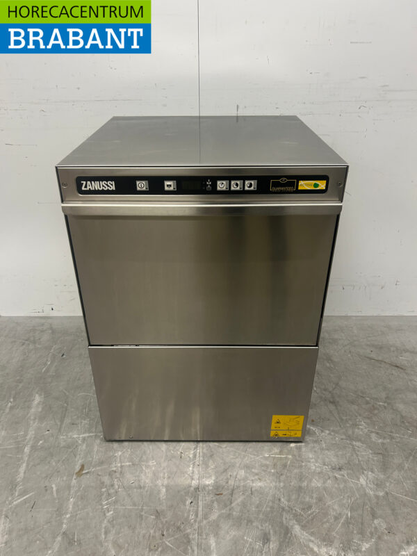Lave-vaisselle Zanussi Zuca3 en acier inoxydable Chargement frontal 400V Horeca