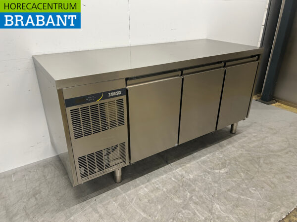 Acier inoxydable Zanussi ZH3HBAAA Établi réfrigéré 3 portes 179,9 cm 230V Horeca – Image 2