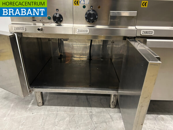 Ligne de cuisson Zanussi en acier inoxydable composée d'un bain-marie, d'une plaque de cuisson et d'une cuisinière à 4 brûleurs 140 cm 230V + 400V + GAZ Horeca – Image 5