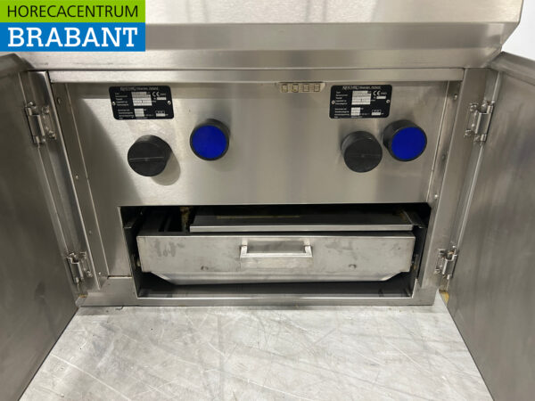 Acier inoxydable Kiremko Fado Ligne de cuisson Plaque de cuisson électrique à miroir / plancha, Double friteuse, Bain Marie et cuisinière 2 feux 275 cm 230V + Gaz naturel Horeca – Image 10